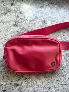 lululemon athletica 1L Pink Crossbody Belt Bag
